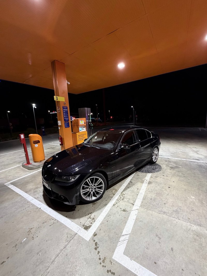 BMW Serie 3 e90 320 i - foto 1
