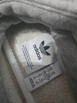 Sudadera Adidas Gris con Logo Oversize