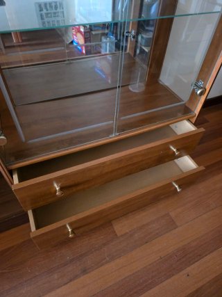 Vitrina Grande Clásica Madera Nogal Cristaleras