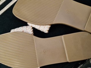 Chanclas Guess Beige y Marrón Nuevas