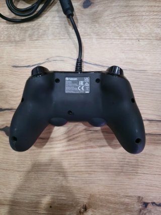 PS4 Fat + 2 Mandos + FIFA 19 de regalo