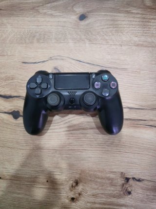 PS4 Fat + 2 Mandos + FIFA 19 de regalo
