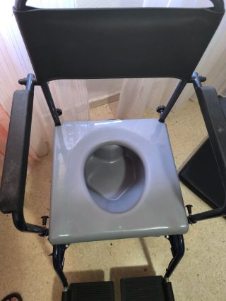 Silla WC con ruedas para personas mayores