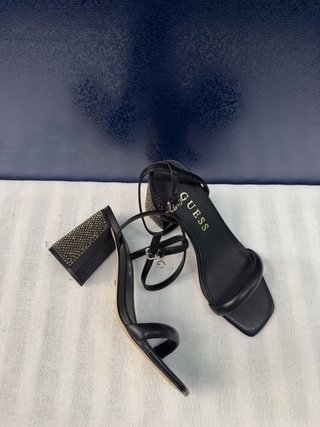 Sandalias de tacón Guess strass – Negro/dorado,