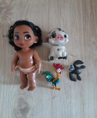 Figura Vaiana con mascotas