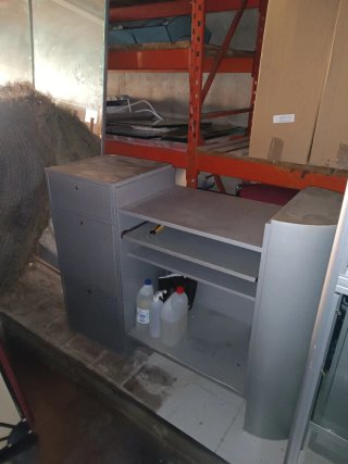 restos de cierre de peluquería