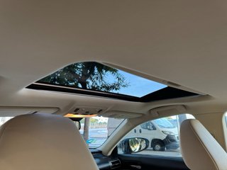 Lexus IS 300H Luxury Safety