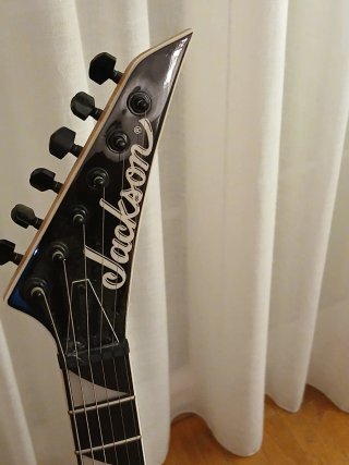 Guitarra Eléctrica Jackson Roja y amplificador