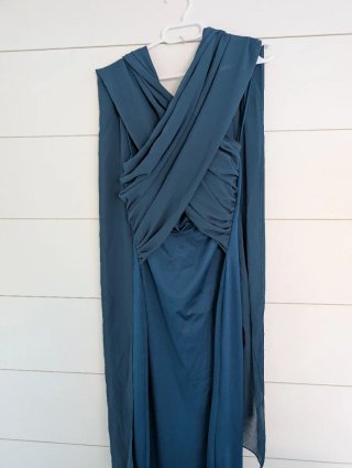 Vestido largo azul escote multiposición