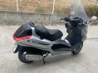 Piaggio X8 200cc Plata
