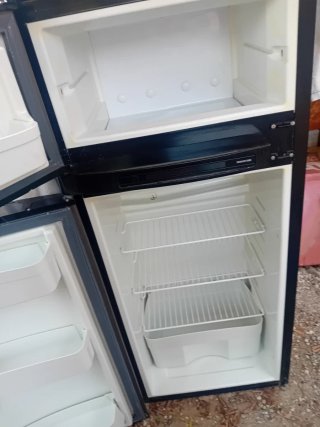 Nevera Trivalente para Piezas. Enfría muy poco