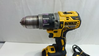 Taladro Dewalt DCD796 + Cargador + Batería