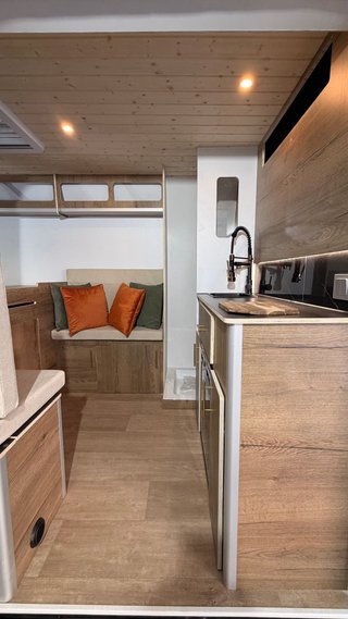 Peugeot Boxer 2021 camper Van Premium