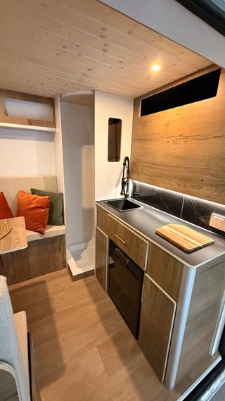 Peugeot Boxer 2021 camper Van Premium