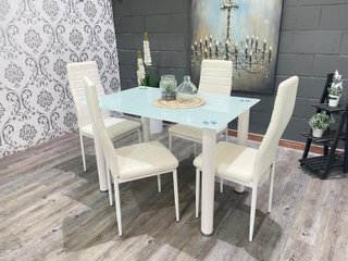 Mesa Comedor Cristal con 4 Sillas