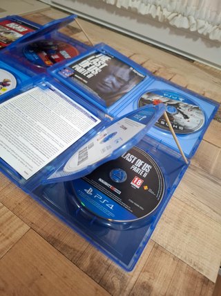 Confezione 4 Giochi PS4: RDR2, TLOU2, Ghost e KH