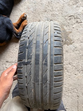 Llantas Mercedes con neumáticos y caja de cambios