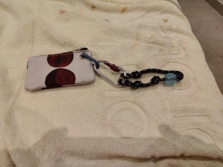 Carterita con llavero y mosquetón