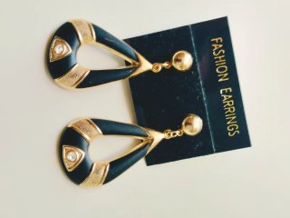 Pendientes vintage negros y dorados