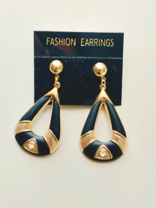 Pendientes vintage negros y dorados
