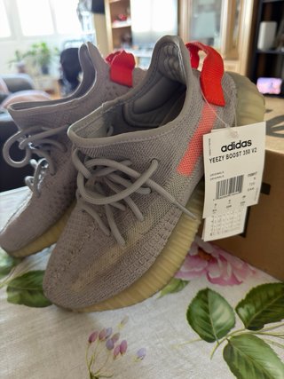 Adidas Yeezy Boost 350 V2 Beige/Negro