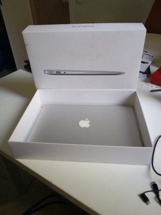 MacBook Air, versione 12.7.6