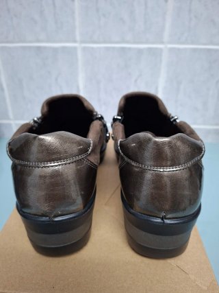 Zapatos Amarpies Confort con detalles tipo charol