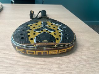 Pala de padel kombat xifos v2 practicamente nueva