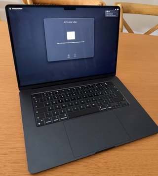 MacBook Air 15 M3 16GB/256GB