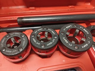 SALKI 5001700 - Set de terraja 1/2"-3/4"-1" , En su maletin