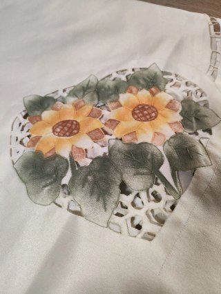 Mantelería y 10 servilletas girasoles