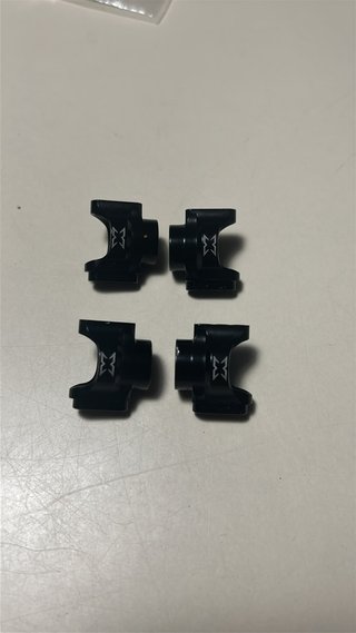 Manguetas Aluminio XRAY X4 modelo nuevo aligerado