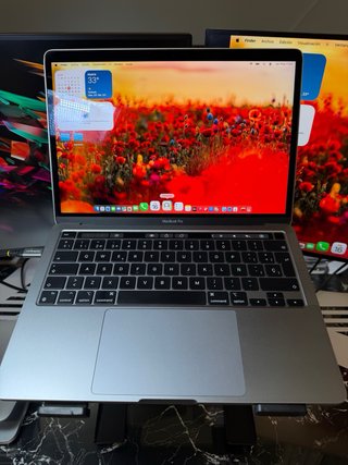 MacBook Pro M1 13" + Paquete Adobe/Office