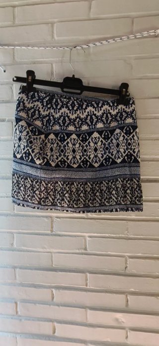 Minifalda estampada azul y blanco