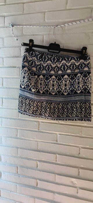 Minifalda estampada azul y blanco
