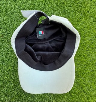 Gorra de cuero italiano blanca