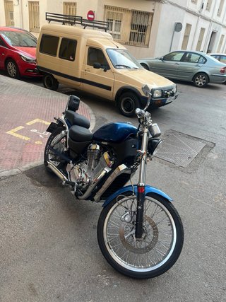 Suzuki Intruder Cruiser Azul