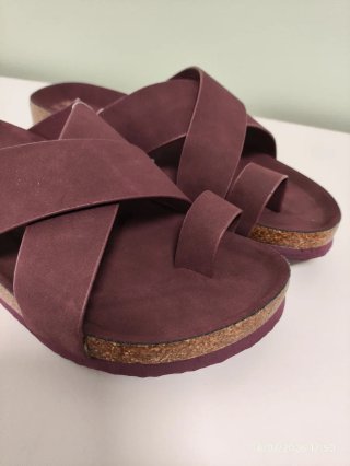 Sandalias cruzadas