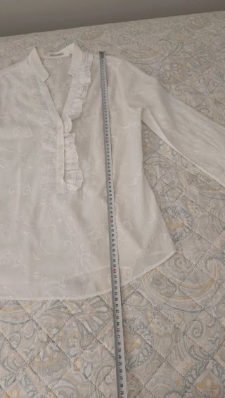 Blusa Massimo Dutti blanca bordada