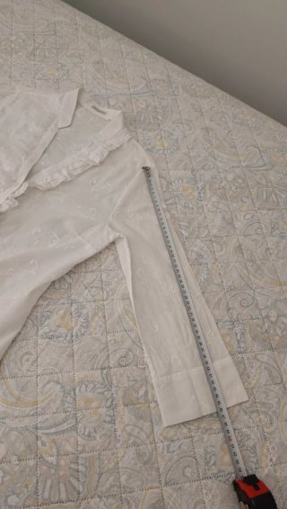 Blusa Massimo Dutti blanca bordada