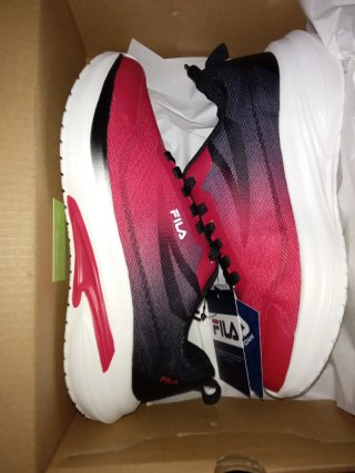 Zapatillas Fila Talla 37 Negras y Rojas