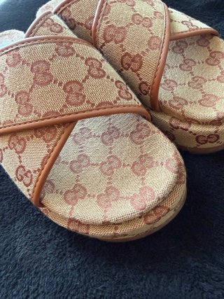 Sandalias Gucci Talla 39/40 Beige Marrón