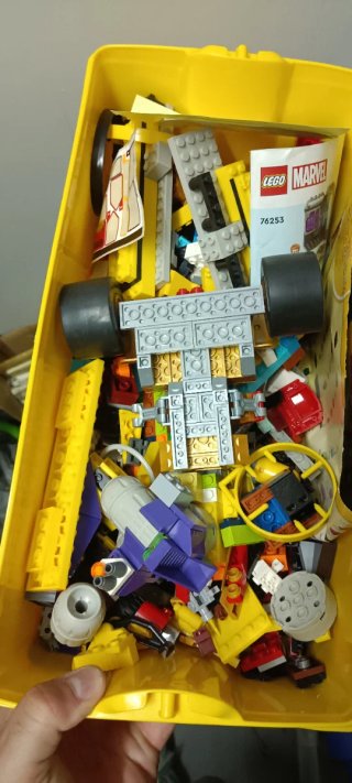 Scatole di pezzi Lego