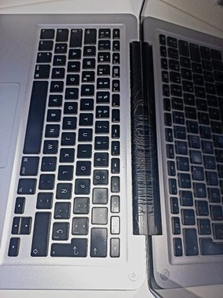 MacBook Argento 2008 con CD