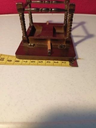 Tavolo in miniatura in scala 1/12