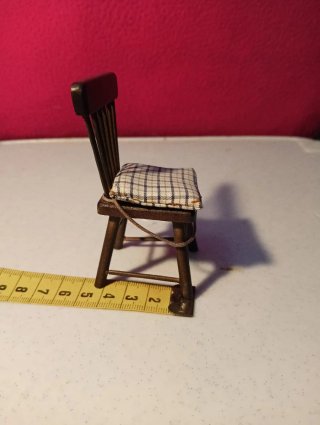 Tavolo in miniatura in scala 1/12