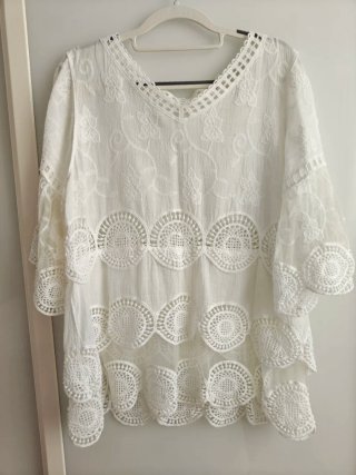 Blusa blanca bordada