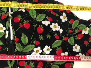 Mono corto Zara fresas y flores · Negro · Talla M