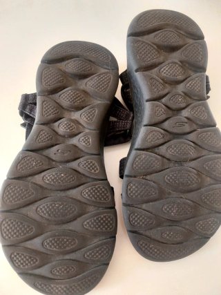 Sandalias Skechers Negras