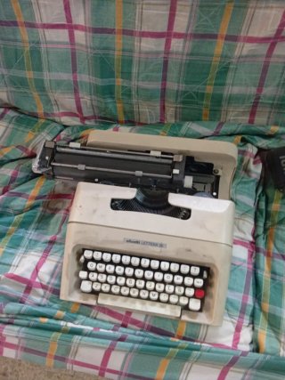 Máquina de escribir Olivetti Lettera 35